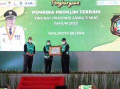 Wali Kota Blitar Raih Penghargaan Pembina Proklim Terbaik Wali Kota Blitar Raih Penghargaan Pembina Proklim Terbaik