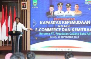 Rudi Persembahkan Batam Kota Baru untuk Para Usahawan Muda Wali Kota Paparkan Batam Kota Baru untuk Para Usahawan Muda