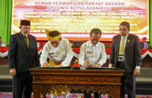 APBD Perubahan Kepri 2022 Disahkan Rp3,965 Triliun APBD Perubahan Kepri 2022