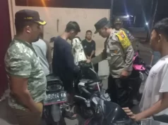 Antisipasi Curanmor, Polsek Batu Ampar Gelar Patroli Petugas Polsek Batu Ampar melakukan pemeriksaan surat-surat kendaraan bermotor milik masyarakat