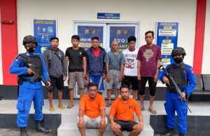 Polisi Tangkap Tekong dan Pengelola PMI Ilegal Dua penyelundup PMI ilegal ditangkap polisi di Batam.