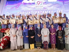 Hari Jadi Batam ke-193: Pemko Berikan Anugrah Batam Madani Kepada Sejumlah Tokoh Malam Anugerah Batam Madani 2022