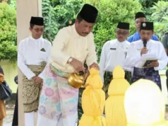 Ziarah Makam Zuriat Nong Isa, Agar Tak Lupa Sejarah Batam Wako Batam, M Rudi berziarah ke makam Nong Isa di Nongsa