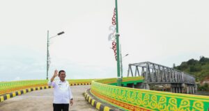 BPJS Ketenagakerjaan untuk Nelayan dari Gubernur Kepri Gubernur Kepri Ansar Ahmad memberikan jaminan kepada nelayan, dengan memberikan BPJS Ketenagakerjaan.