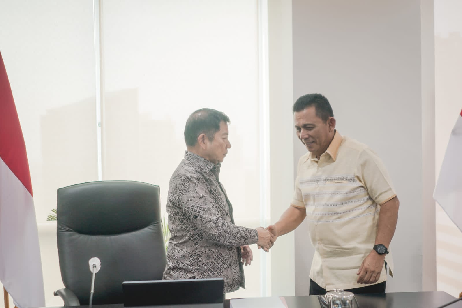Gubernur Kepri Ansar Ahmad menemui Kepala Bappenas mengenai kelanjutan pembangunan jalan di Bintan Timur.
