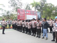 Ratusan Personel Polresta Barelang Amankan Nataru di Batam Ratusan personel Polresta Barelang siap mengamankan perayaan Natal dan Tahun Baru.