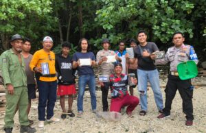 Warga Temukan Kokain dalam Jeriken di Anambas Warga dan polisi menemukan 8 bungkus kokain dalam jeriken di hutan Teluk Simas, Anambas.