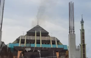 Atap Masjid Agung Batam Center Terbakar