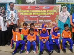 Pengurus Karang Taruna Batam Kenalkan Membatik ke Siswa TK Karang taruna batam kenalkan membatik ke Anak TK