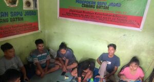 Polisi Cegah Pengiriman PMI Ilegal Jalur Belakang Ditpolairud Polda Kepri mengungkap kasus penyaluran PMI ilegal ke Malaysia di Kabil, 2 Januari 2023.