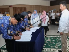 Serahkan SK CPNS Formasi 2021, Rudi: Jaga Integritas dan Jalankan Tugas dengan Tanggungjawab PNS di lingkungan Pemko Batam