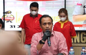 Oknum DPRD Batam dan Rekannya Pesan Sabu Pakai Cara Ini Kasat Resnarkoba Kompol Lulik Febyantara menyampaikan mengenai cara Ady, oknum DPRD Batam membeli sabu.