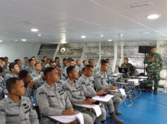 Bakamla RI Gelar Latihan Kesiapsiagaan di Batam Puluhan personel KN Tanjung Datu-301 mengikuti pelatihan di Batam.