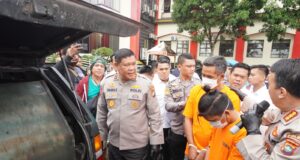 Penimbun BBM Untungnya Sebesar UMK Batam Per Harinya Polda Kepri mengungkap kasus penimbunan BBM jenis solar di Batam.