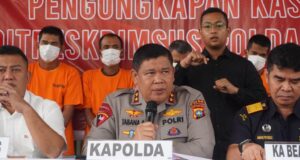 Satu Sertifikat Vaksin Palsu, Harganya Sebegini Ditreskrimsus Polda Kepri mengungkap pembuat sertifikat vaksin palsu di Batam.