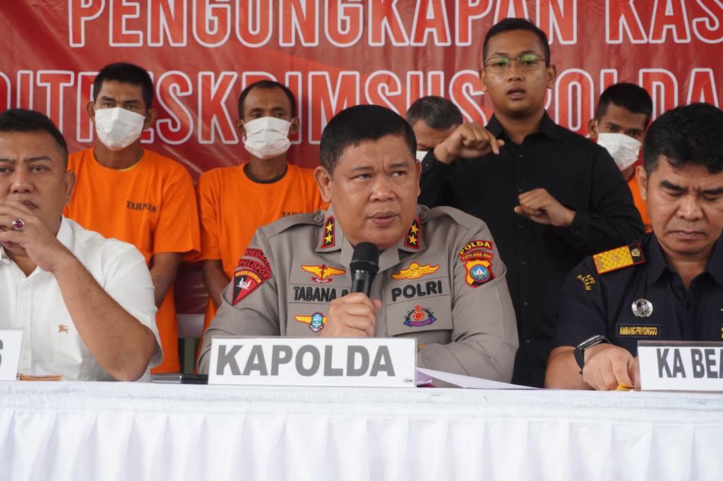 Ditreskrimsus Polda Kepri mengungkap pembuat sertifikat vaksin palsu di Batam.