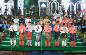 Nuryanto dan Rudi Serahkan Piala Bergilir STQH IX Kota Batam STQH IX Batam