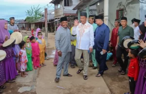 Safari Ramadan di Hinterland, Rudi Serahkan Bantuan untuk Masjid di Pulau Nguan Safari Ramadan di Hinterland