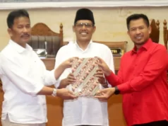 Wali Kota Batam Sampaikan LKPj Tahun 2022 Pada Rapat Paripurna di DPRD Kota Batam Wali Kota Batam Tahun 2022 pada sidang Paripurna di Gedung DPRD Batam
