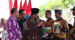 Menteri Hadi Serahkan 10.668 Sertifikat Tanah Milik Warga Kepri Sertifikat Tanah Kepri