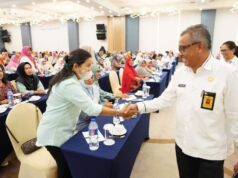 Sekda Batam Beri Kader Posyandu Strategi Perbaikan Gizi Sekda Batam