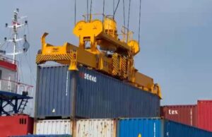 Bongkar Muat di Pelabuhan Batu Ampar Kian Efektif Sejak Ada STS Crane Pelabuhan Batu Ampar