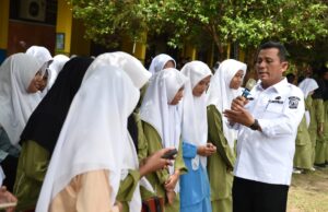 Ansar Dorong Siswa SMAN 1 Lingga Bermimpi Besar SMAN 1 Lingga