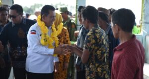 Rombongan Gubernur Kepri ke Desa Busung Panjang Lingga, Disambut Antusias Masyarakat Gubernur Kepri