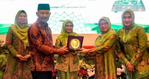 Sekda Kepri Ajak Muslimat NU Pererat Tali Silaturahmi dan Jaga Toleransi Umat Beragama Sekda Kepri