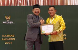 Gubernur Kepri Terima Anugerah Baznas Award 2024 Gubernur Kepri