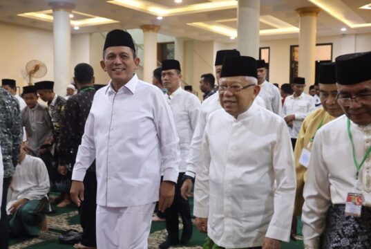 Salat Tarawih di Tanjungpinang, Wapres Ma’ruf Amin Jelaskan Hikmah, Maslahat dan Manfaat Syariat Wapres Ma'ruf Amin Salat Tarawih di Tanjungpinang