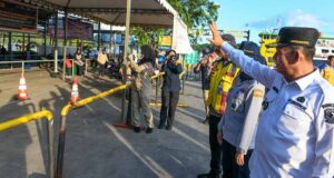 Resmikan Posko Terpadu Angkutan Lebaran di Punggur, Ansar Berharap Masyarakat Bisa Mudik Dengan Lancar dan Aman Ansar Resmikan Posko Terpadu Angkutan Lebaran di Punggur