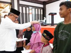 Buka Bersama Ribuan Pasukan Kuning, Jefridin: Terimakasih, Batam Jadi Bersih dan Nyaman Sekda Kota Batam buka bersama dengan 1.043 petugas kebersihan di Restoran Golden Prawn