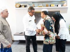 Serahkan Zakat Mal Kepada Baznas Kota Batam, Jefridin Imbau Umat Muslim Segera Membayar Zakat Mal Sekretaris Daerah Kota Batam Serahkan Zakat Mal Kepada Baznas Kota Batam