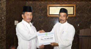 Wali Kota Batam Ajak Jemaah Kecamatan Sekupang Doakan Kemajuan Batam Wali Kota Batam menyerahkan bantuan untuk kedua masjid Masjid Al Ikhlas dan Masjid An-Nur