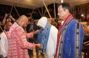 HUT Kapitan Pattimura ke 207, Rudi dan Marlin Didaulat Sebagai Warga Kehormatan Masaga Kepri dan Batam Rudi dan Marlin Didaulat Sebagai Warga Kehormatan Masaga Kepri dan Batam