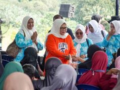 Marlin Tak Kenal Lelah Menyapa dan Bantu Masyarakat Marlin mendistribusikan 3.150 paket bersubsidi