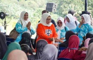 Marlin Tak Kenal Lelah Menyapa dan Bantu Masyarakat Marlin mendistribusikan 3.150 paket bersubsidi