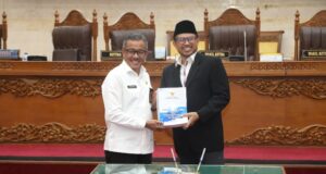 DPRD Batam Sahkan Ranperda Penyelenggaraan Pemakaman Ranperda Pemakaman Batam