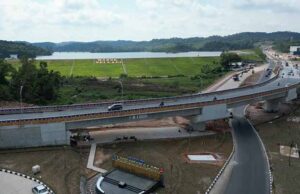 Fly Over Laksamana Ladi Aman Dilalui Fly Over Laksamana Ladi telah dilakukan Pengujian Beban Statik dan Dinamis