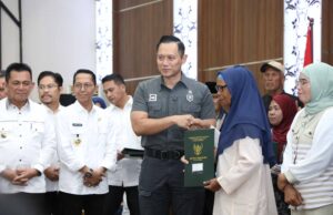 Terima Sertifikat Hak Milik, Warga Rempang Apresiasi Komitmen Presiden Prabowo dan BP Batam Rempang Eco City