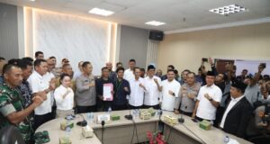 Demo di DPRD Batam, Mahasiswa Sampaikan 8 Tuntutan Demo Mahasiswa Batam