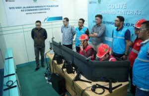 Dorong Digitalisasi Pengawasan Keselamatan Kerja, Direksi PLN Batam Tinjau Command Centre K3 PLN Batam
