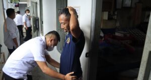 Menuju Zero HP dan Narkoba, Lapas Batam Gelar Razia Kamar Hunian Lapas Batam
