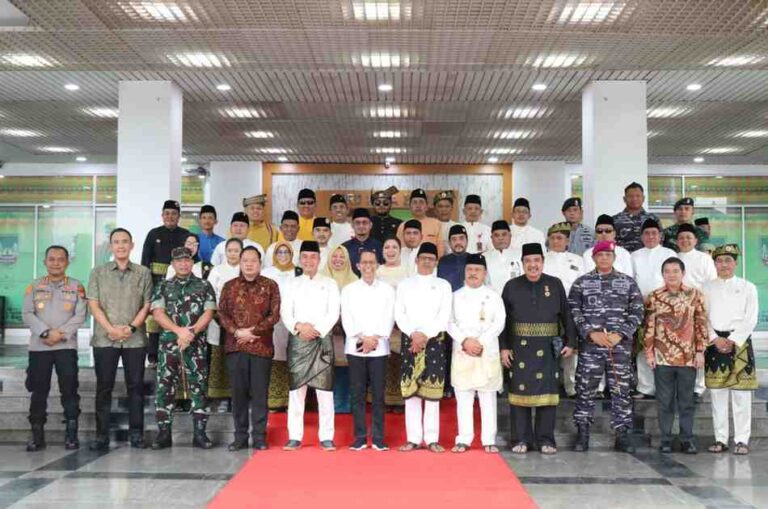 1 - syukuran dprd HUT DPRD Batam