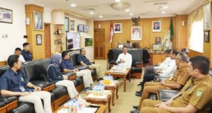 Amsakar Minta Bulog Jaga Distribusi dan Stok Beras Jelang Nataru Bulog Batam