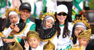 Diikuti 5.000 Peserta, Amsakar–Li Claudia Buka Porseni RA dan Madrasah Batam 2025 Porseni Madrasah Batam