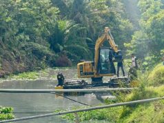 Amsakar Ikut Operasikan Ekskavator Bersihkan Drainase Pandanwangi Drainase Batam
